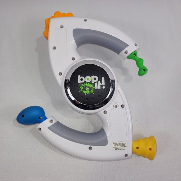 Bopit XT Vintage Handheld Electronic Bop It Party Game - Picture 1 of 1